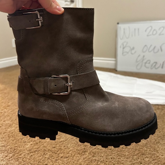 TOD’S designer never worn ankle boots!